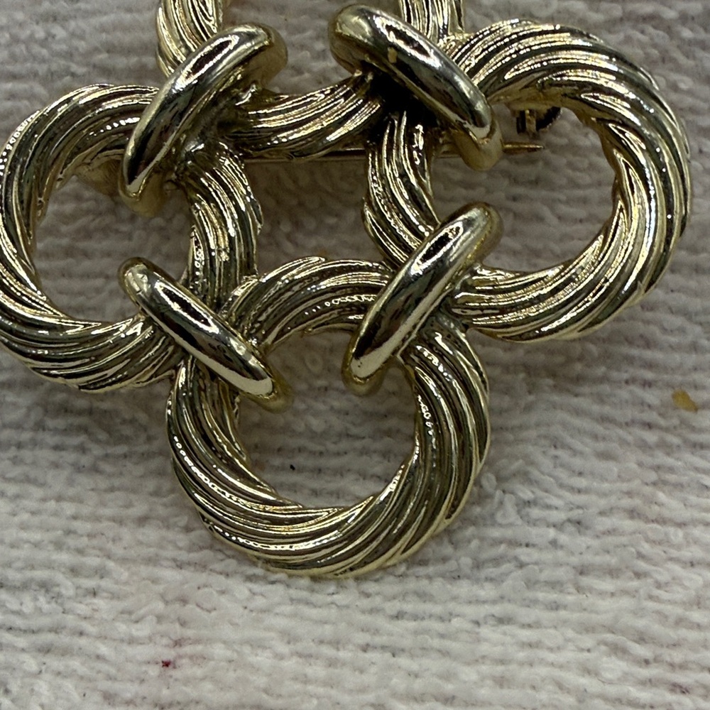 Chic Gold-Tone Laura Gayle Interwoven Brooch
